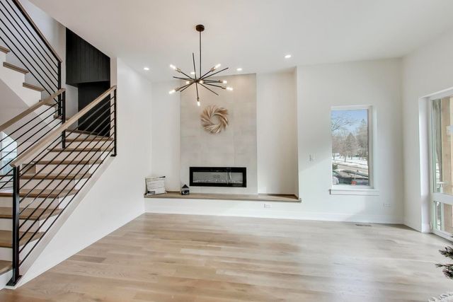 280 Blackhawk Road, Riverside, IL 60546