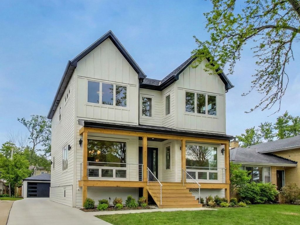 280 Blackhawk Road, Riverside, IL 60546