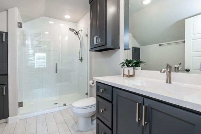 1 Greystone Court, Angleton, TX 77515