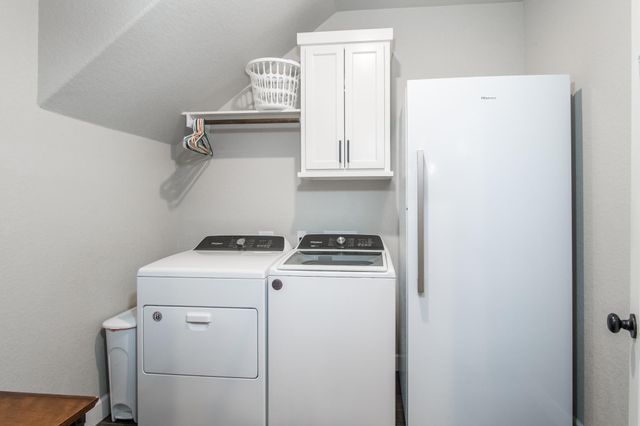 1 Greystone Court, Angleton, TX 77515