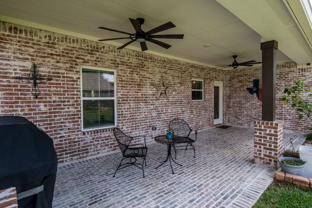 1 Greystone Court, Angleton, TX 77515