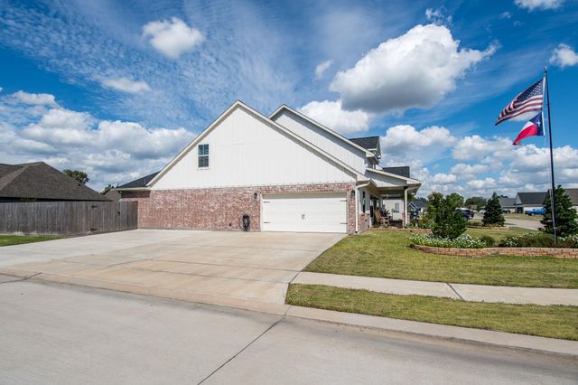 1 Greystone Court, Angleton, TX 77515