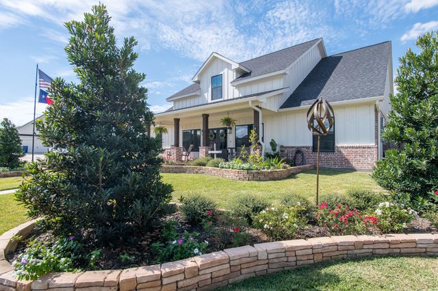 1 Greystone Court, Angleton, TX 77515