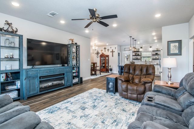 1 Greystone Court, Angleton, TX 77515