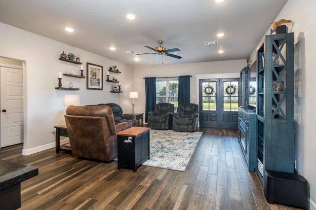 1 Greystone Court, Angleton, TX 77515