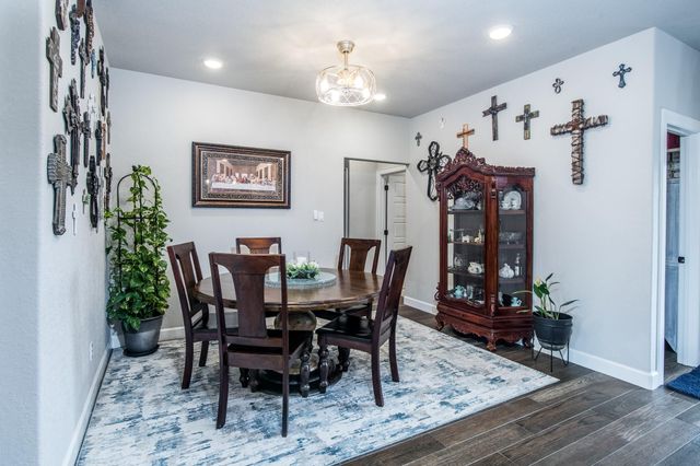 1 Greystone Court, Angleton, TX 77515