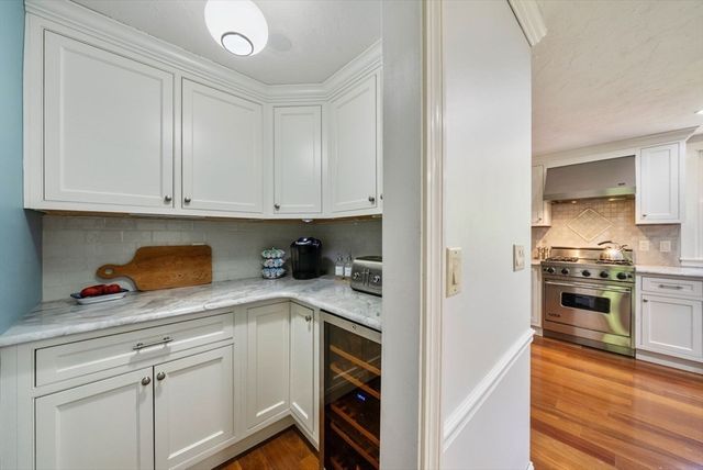 25 Donnelly Dr, Dover, MA 02030