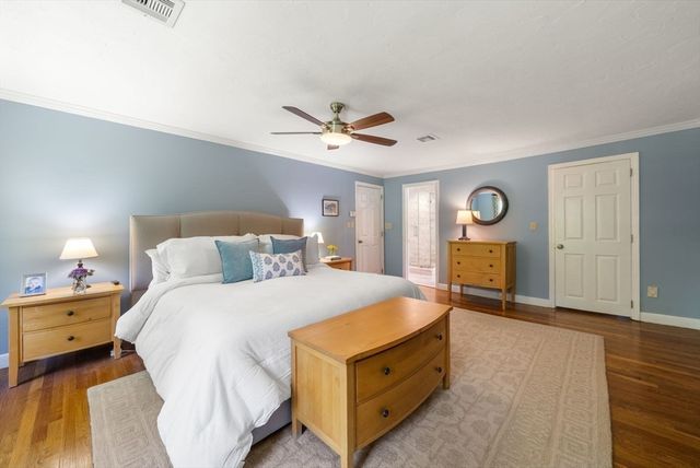 25 Donnelly Dr, Dover, MA 02030