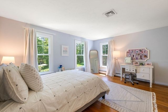 25 Donnelly Dr, Dover, MA 02030