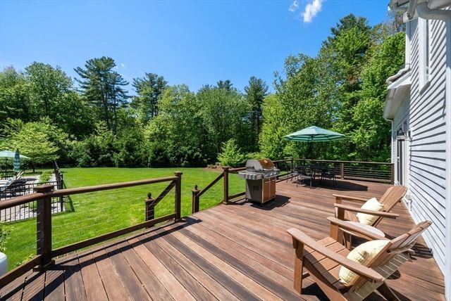25 Donnelly Dr, Dover, MA 02030