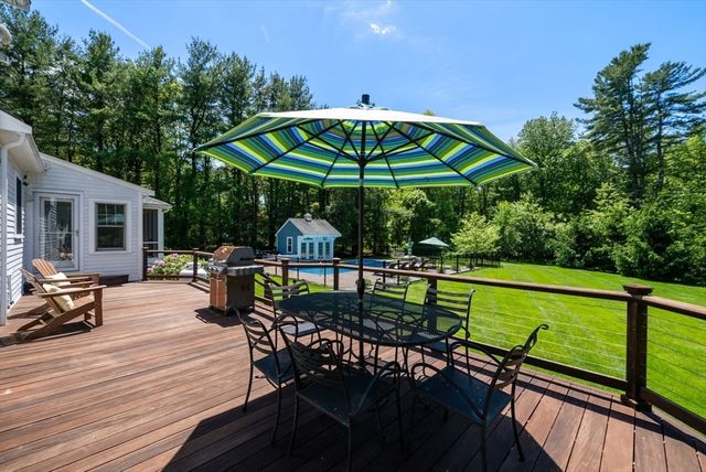 25 Donnelly Dr, Dover, MA 02030