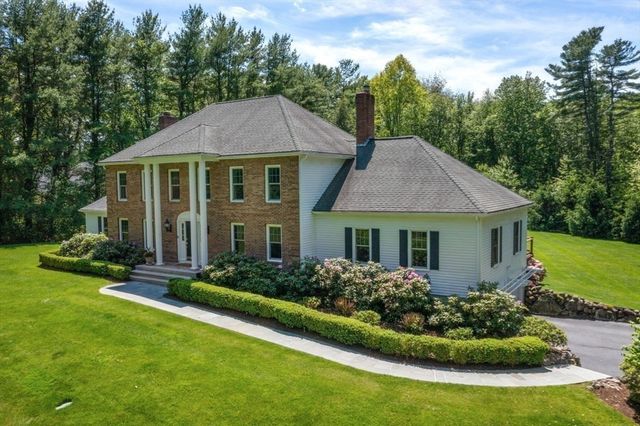 25 Donnelly Dr, Dover, MA 02030