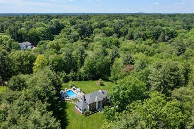 25 Donnelly Dr, Dover, MA 02030