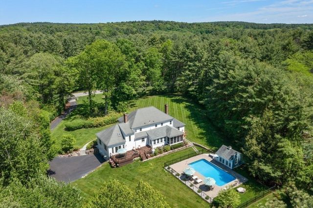 25 Donnelly Dr, Dover, MA 02030