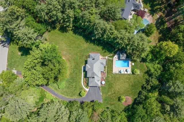25 Donnelly Dr, Dover, MA 02030