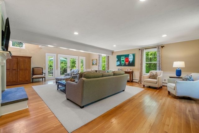 25 Donnelly Dr, Dover, MA 02030