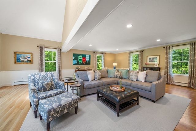 25 Donnelly Dr, Dover, MA 02030