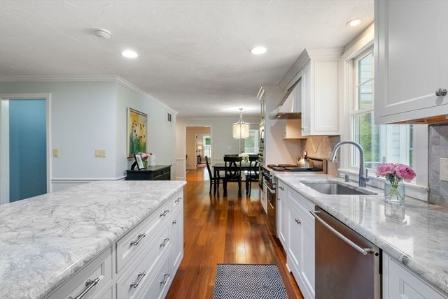 25 Donnelly Dr, Dover, MA 02030