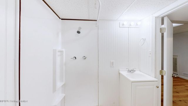 1059 Eastern Pkwy, Louisville, KY 40217