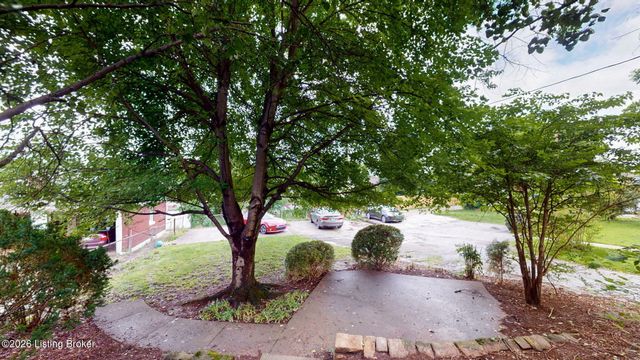 1059 Eastern Pkwy, Louisville, KY 40217