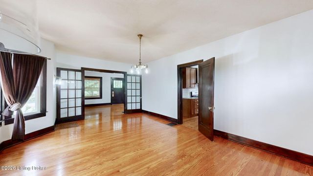 1059 Eastern Pkwy, Louisville, KY 40217
