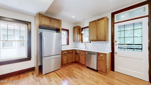 1059 Eastern Pkwy, Louisville, KY 40217