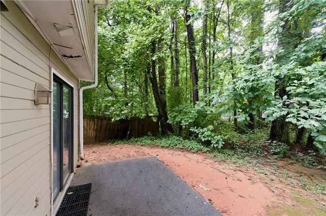 719 Burnt Creek Drive NW, Lilburn, GA 30047
