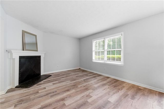 719 Burnt Creek Drive NW, Lilburn, GA 30047