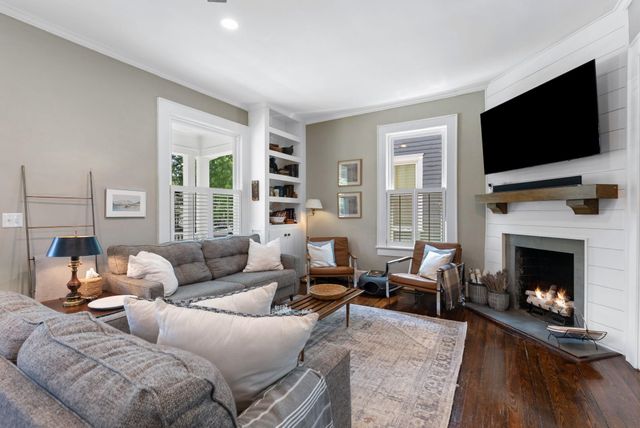 656 Maple St, Spartanburg, SC 29302
