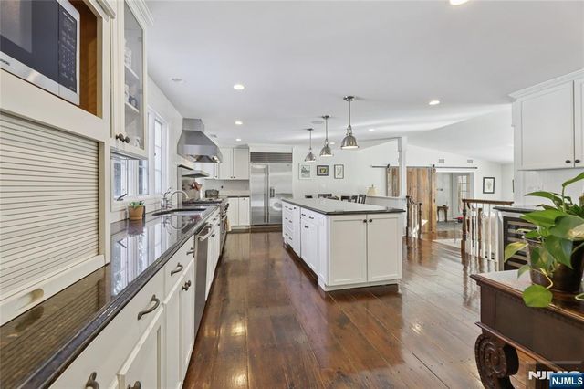 83 Devon Road, Essex Fells, NJ 07021