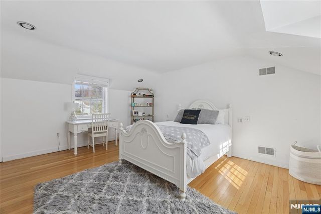 83 Devon Road, Essex Fells, NJ 07021