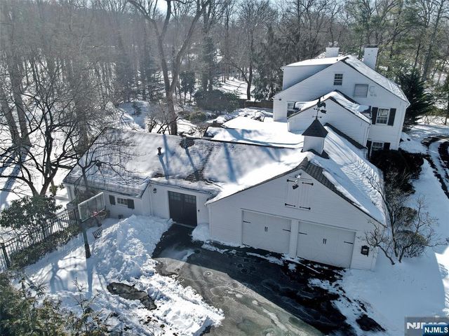 83 Devon Road, Essex Fells, NJ 07021