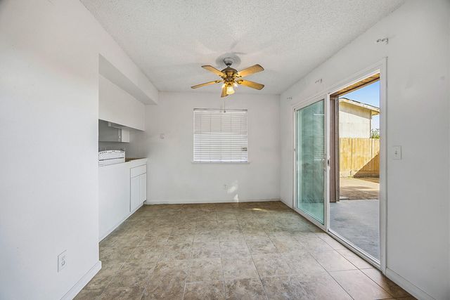 219 E Elowin Court, Visalia, CA 93291