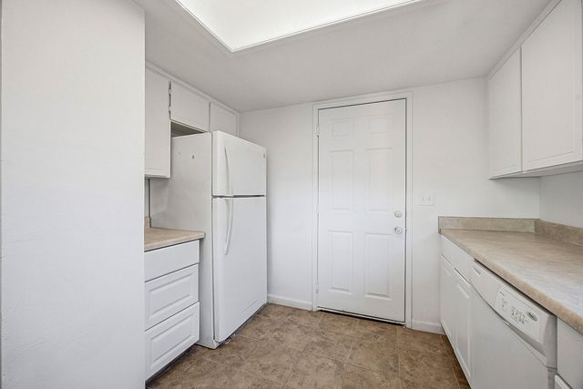 219 E Elowin Court, Visalia, CA 93291