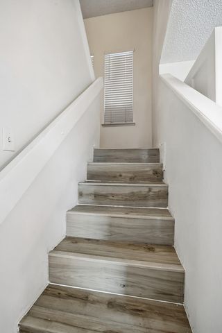 219 E Elowin Court, Visalia, CA 93291