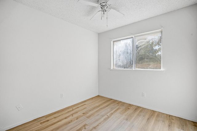 219 E Elowin Court, Visalia, CA 93291