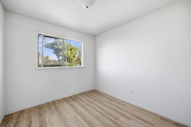 219 E Elowin Court, Visalia, CA 93291