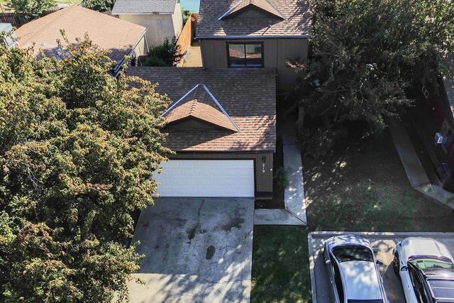219 E Elowin Court, Visalia, CA 93291