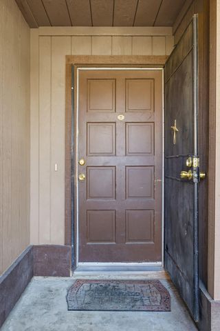 219 E Elowin Court, Visalia, CA 93291