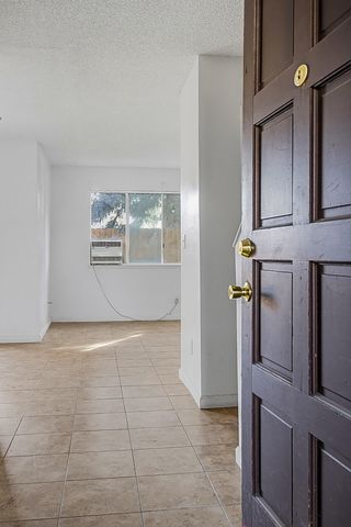 219 E Elowin Court, Visalia, CA 93291