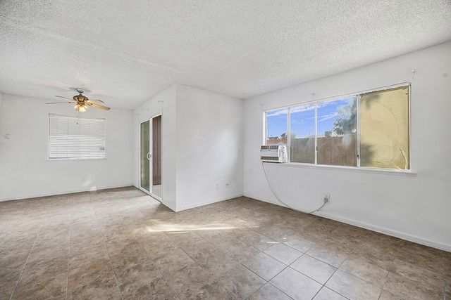 219 E Elowin Court, Visalia, CA 93291