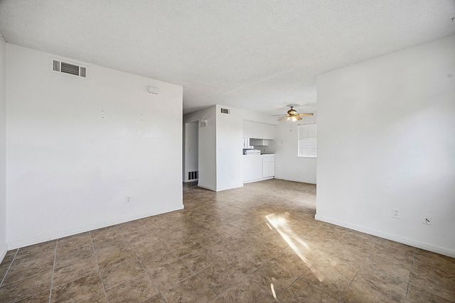 219 E Elowin Court, Visalia, CA 93291