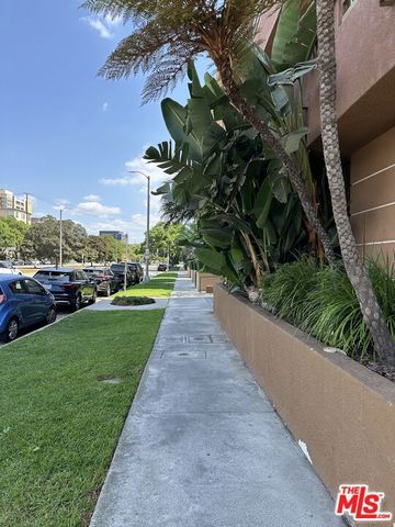 8614 Burton Way, Los Angeles, CA 90048