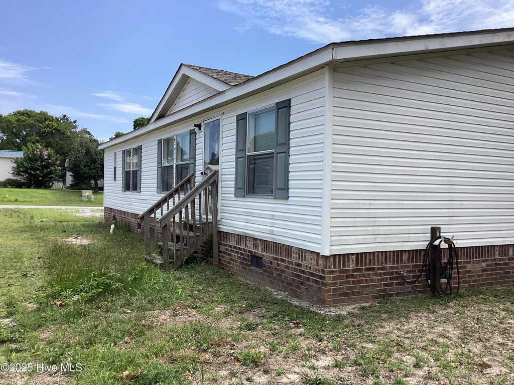 2189 Trout Avenue SW, Supply, NC 28462
