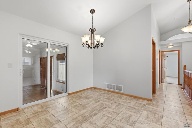 944 STAHL CT, Rapid City, SD 57701
