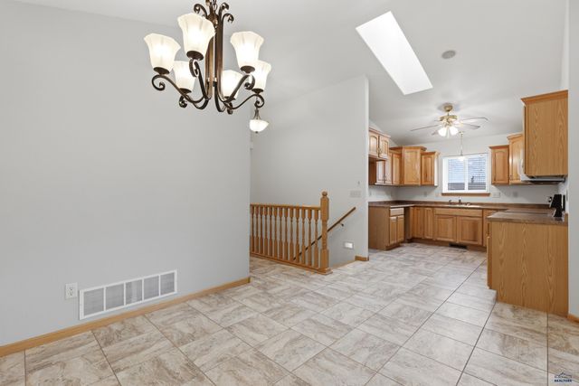 944 STAHL CT, Rapid City, SD 57701