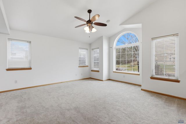 944 STAHL CT, Rapid City, SD 57701