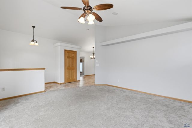 944 STAHL CT, Rapid City, SD 57701