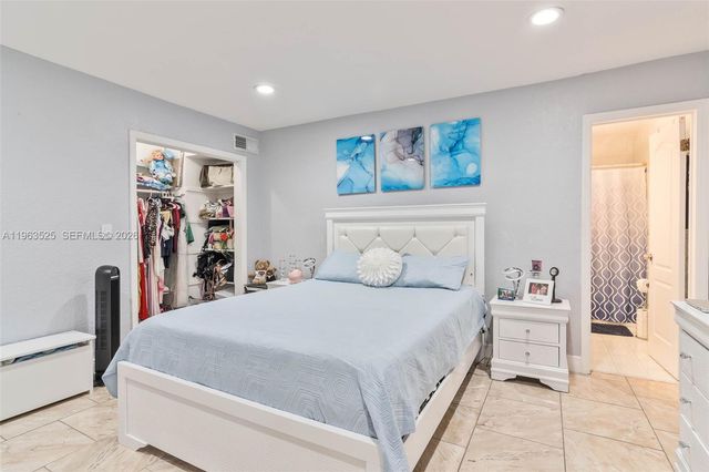 7184 W 2nd Ct, Hialeah, FL 33014