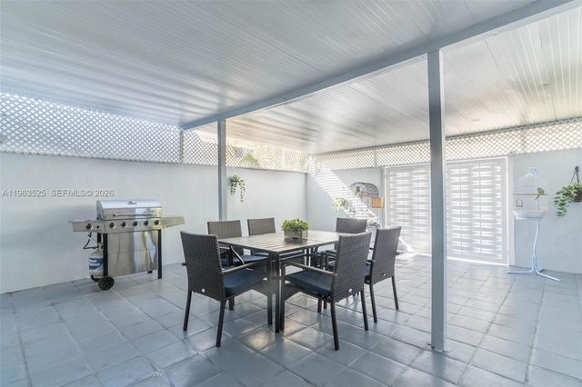 7184 W 2nd Ct, Hialeah, FL 33014